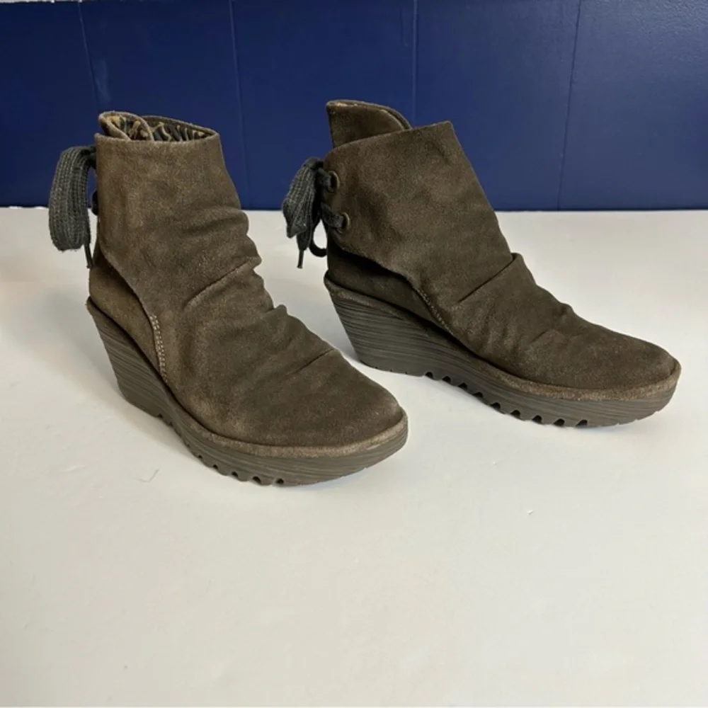 Fly London Yama Suede Wedge Ankle‎ Bootie Olive Army Green Size 39